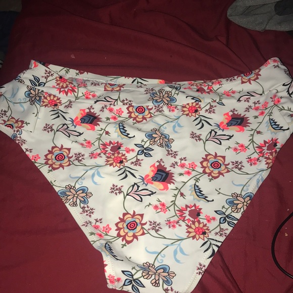 Swimsuit - Picture 3 of 3